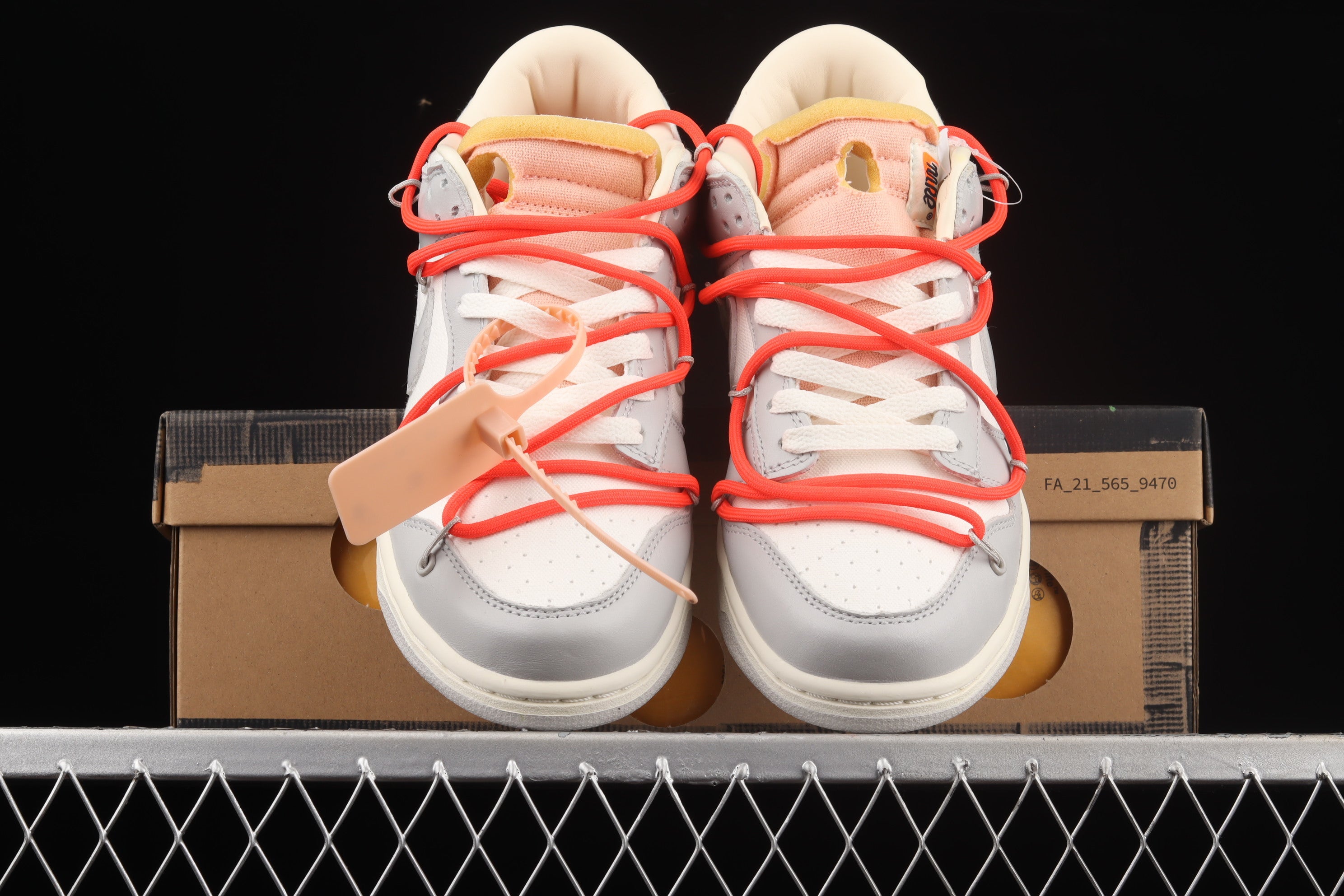 Off White x Nike SB Dunk