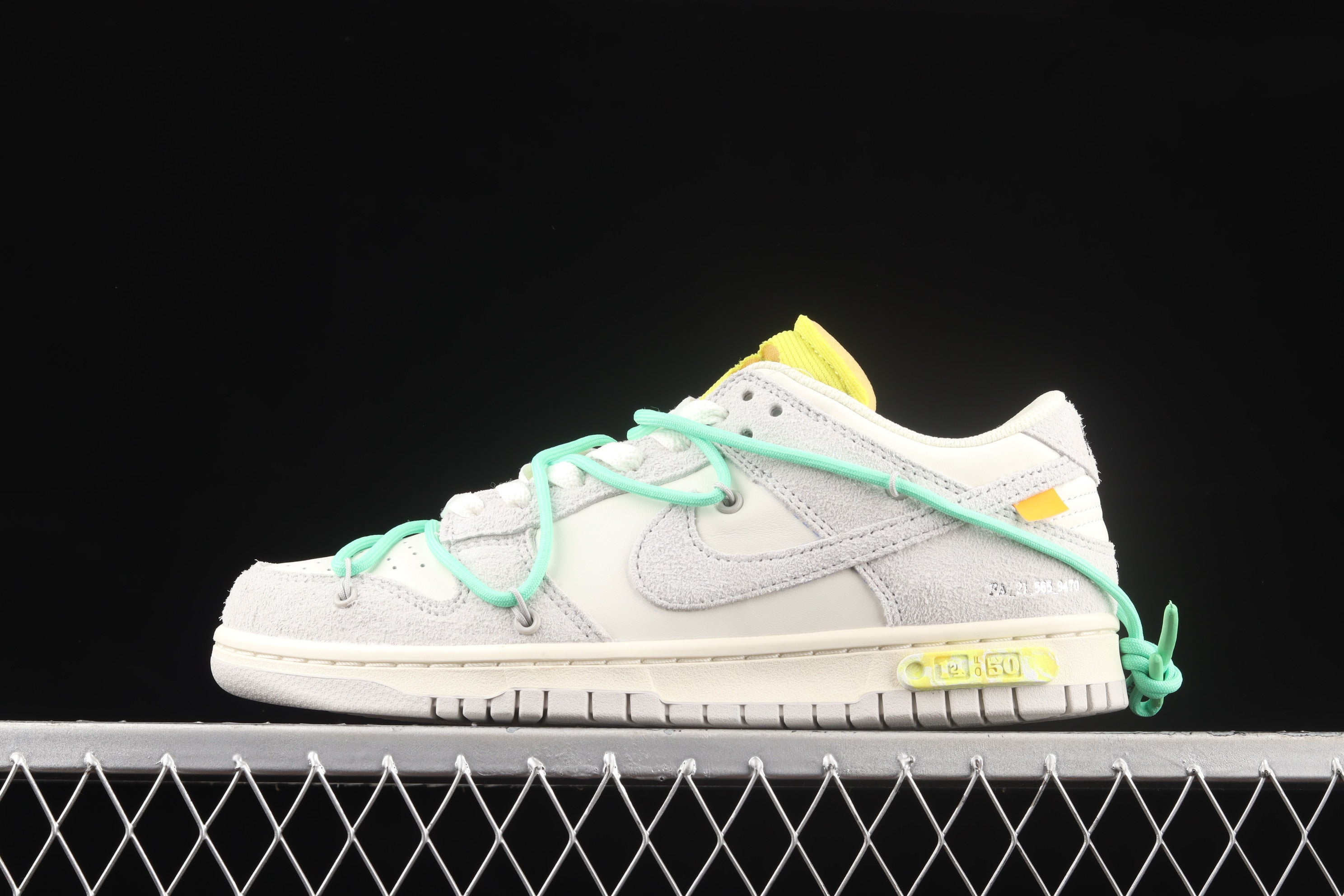 Off White x Nike SB Dunk