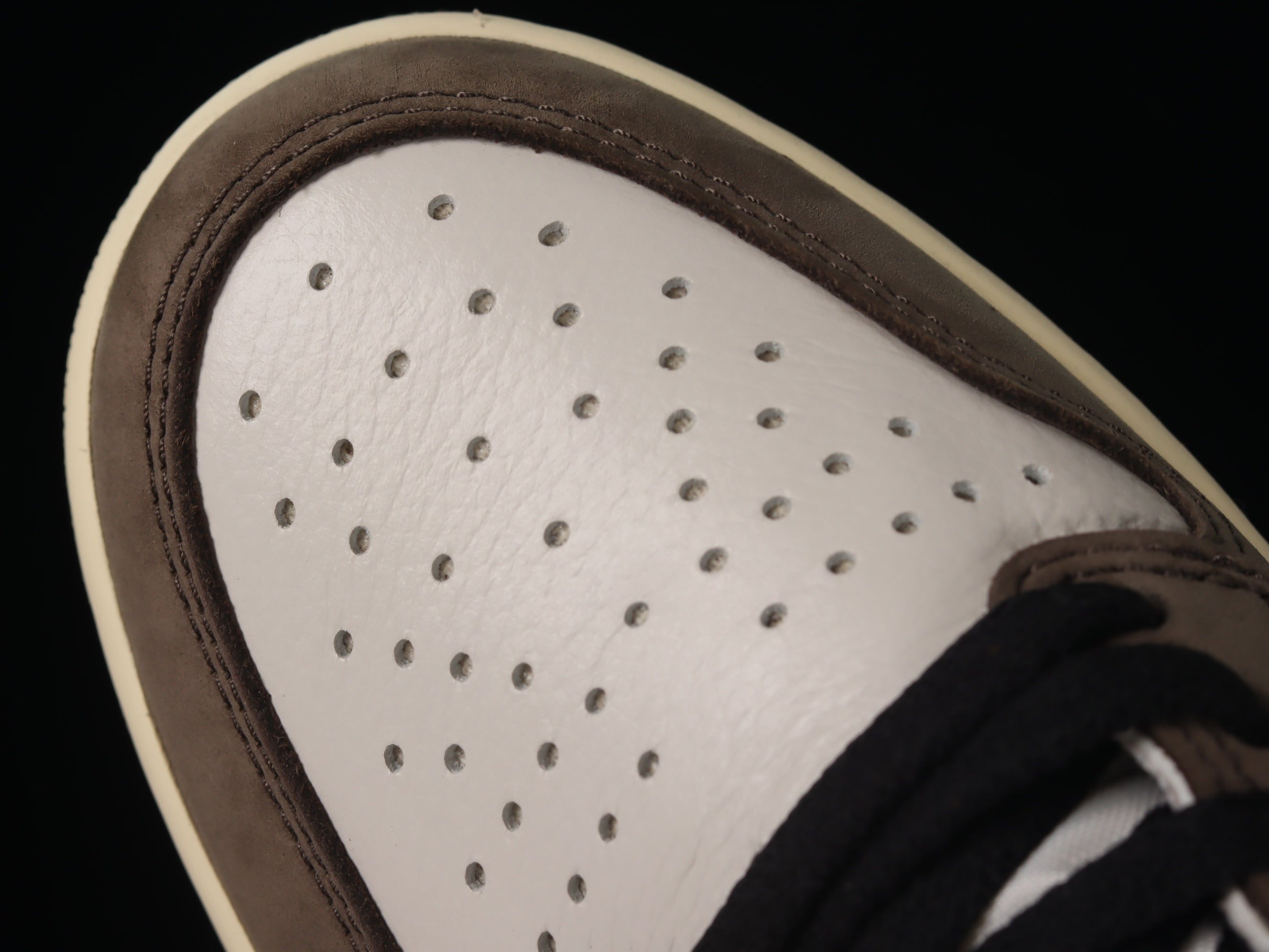 Travis Scott x Nike Air Jordan 1 High "Mocha"