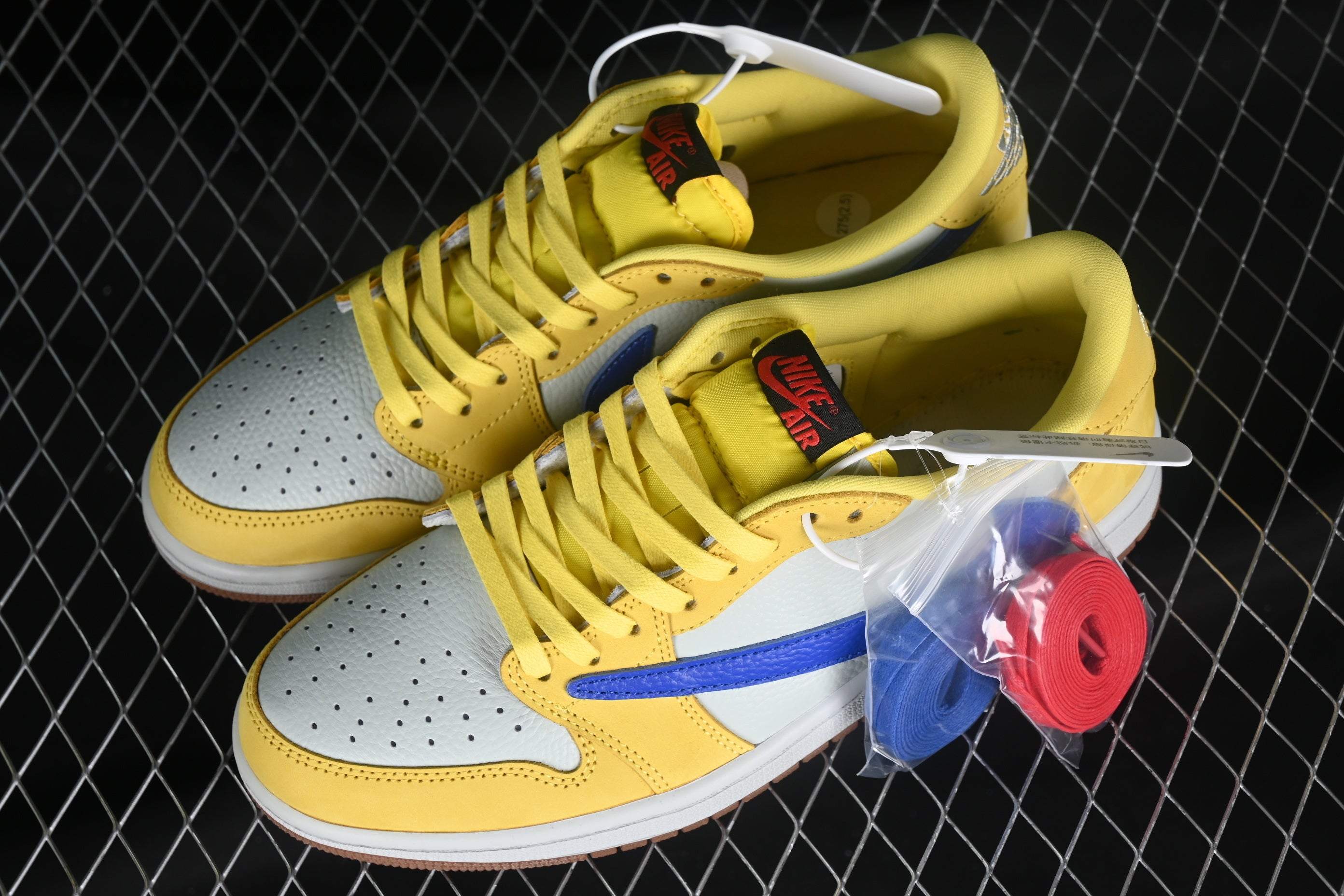 Travis Scott x Nike Air Jordan 1 "Elkins"