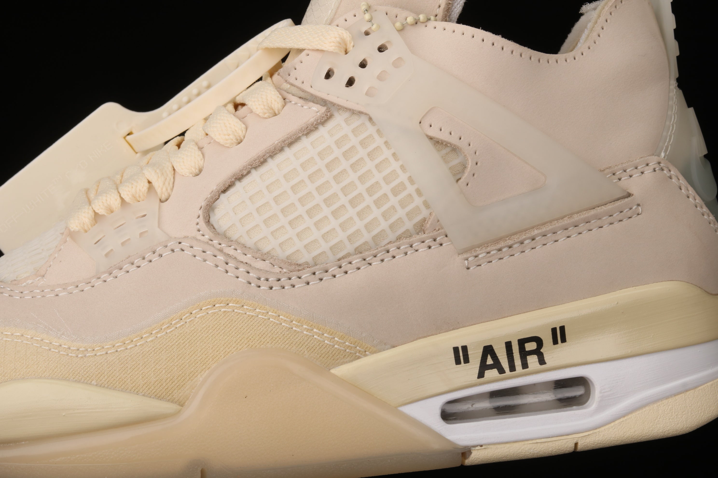 Off-White x Air Jordan 4
