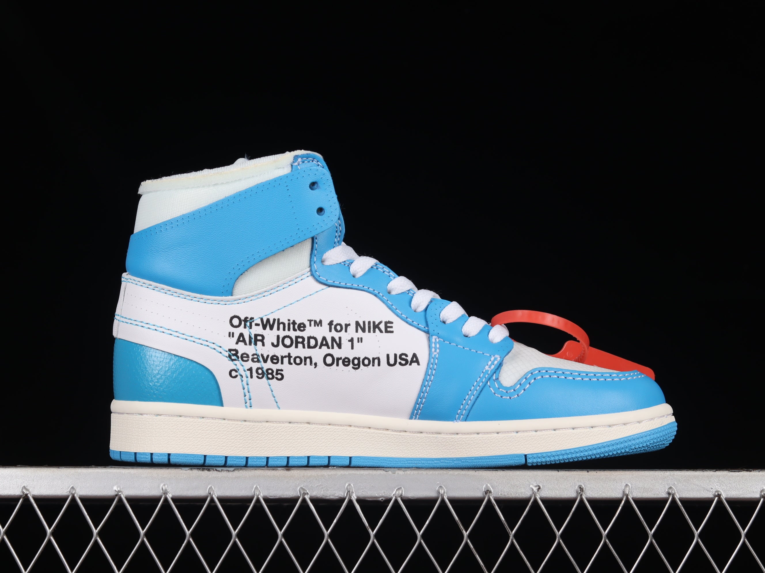 Off-White x Nike Air Jordan 1 "UNC"
