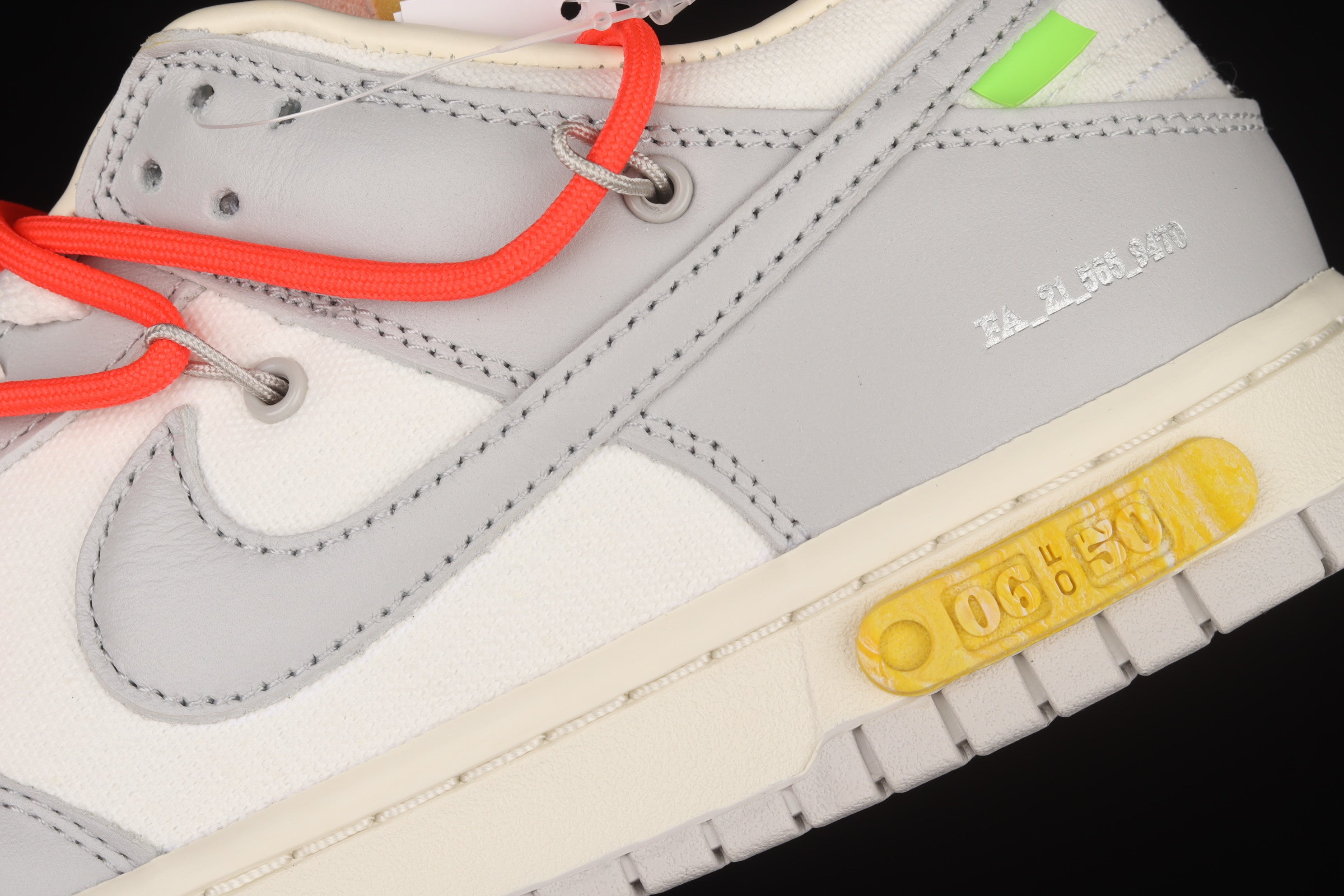 Off White x Nike SB Dunk