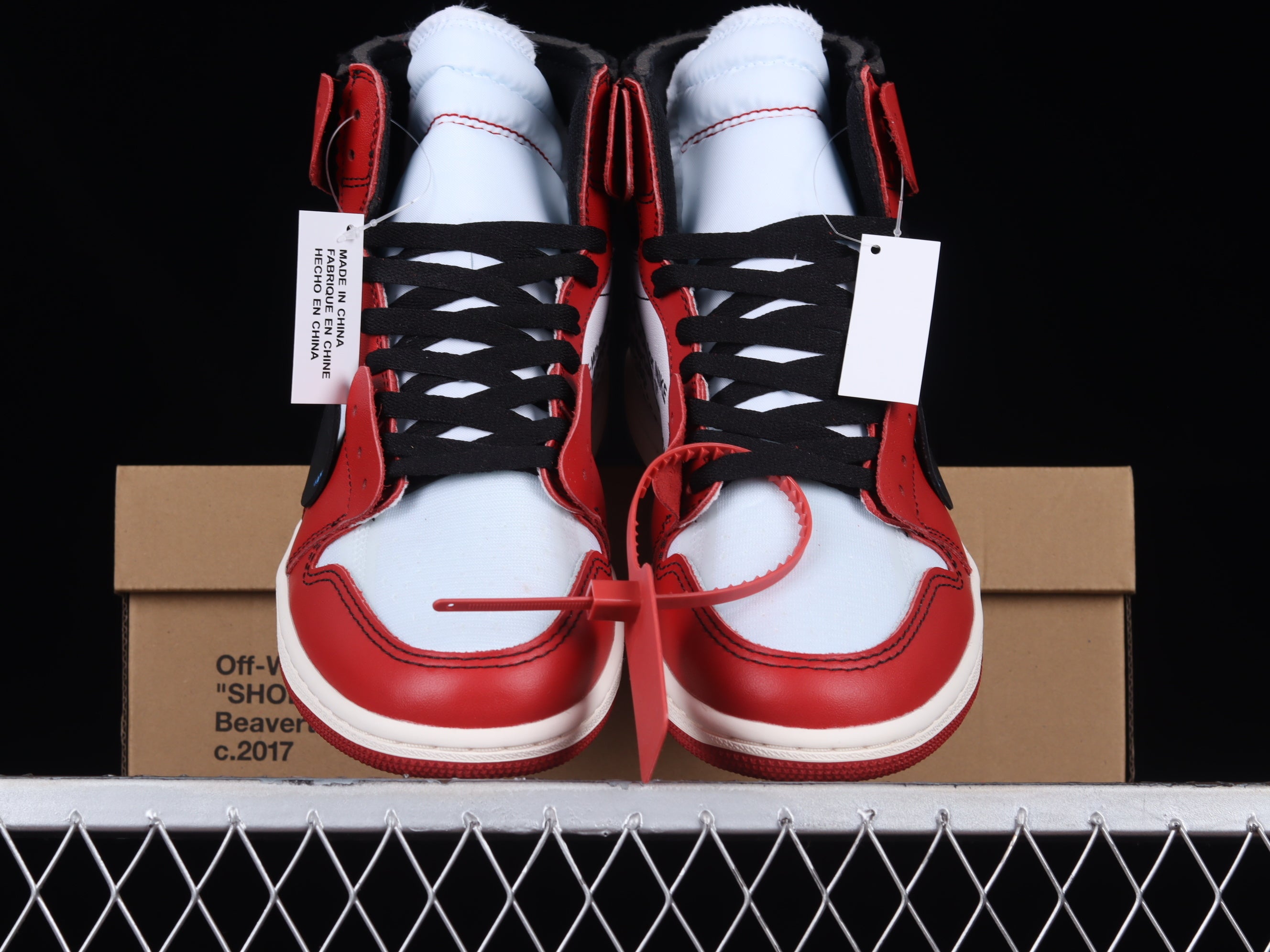 Off-White x Nike Air Jordan 1 "Chicgo"