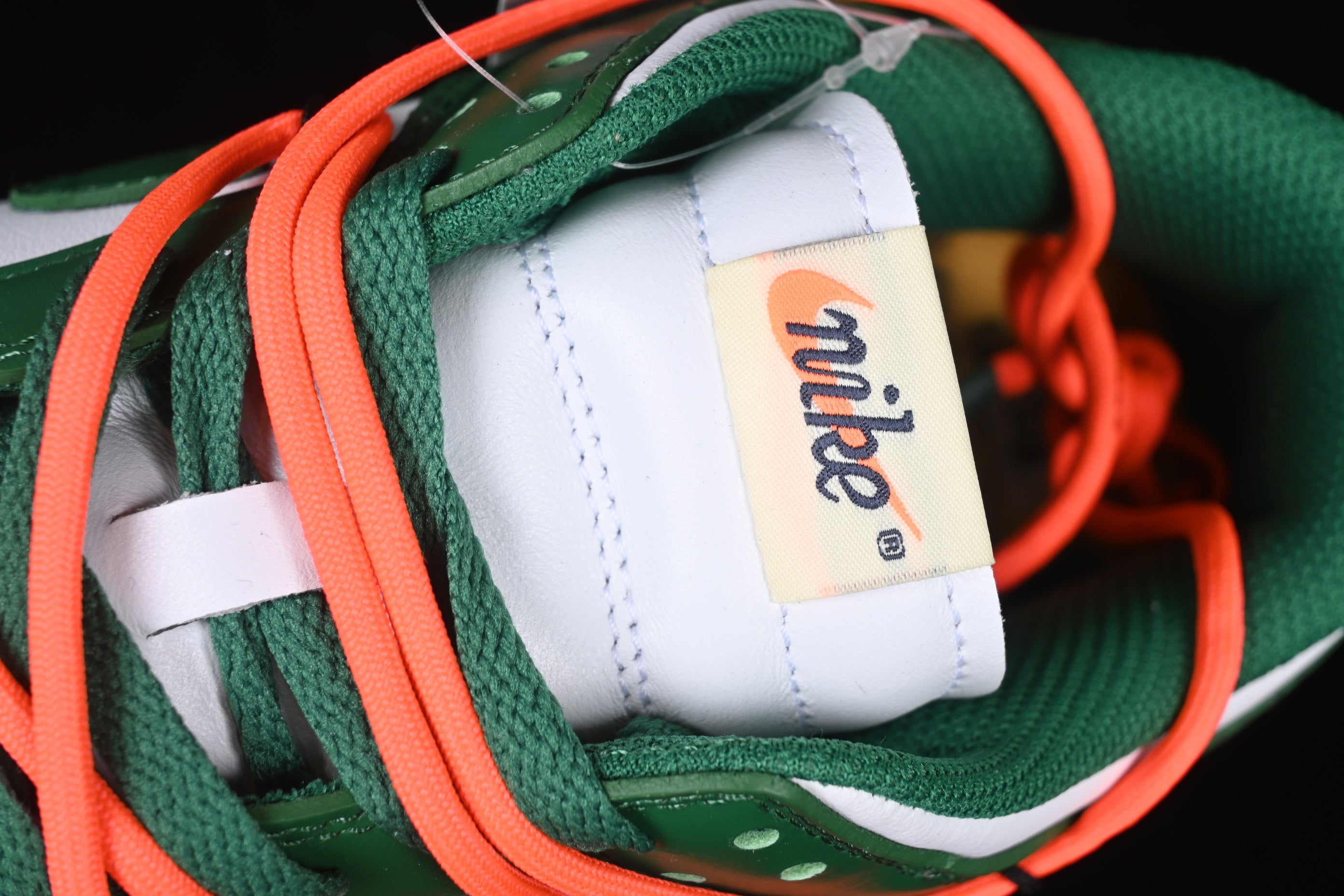 Off White x Nike SB Dunk x Futura