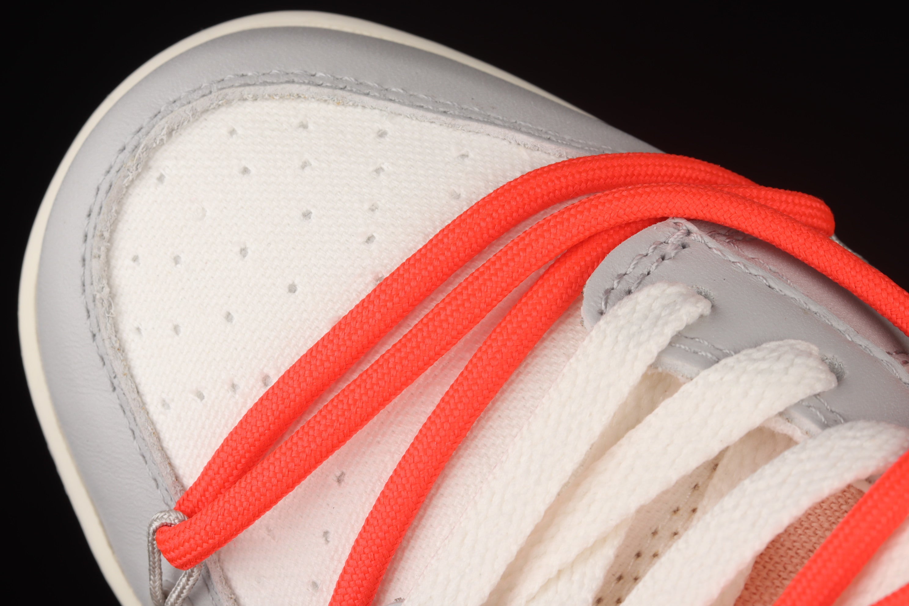 Off White x Nike SB Dunk
