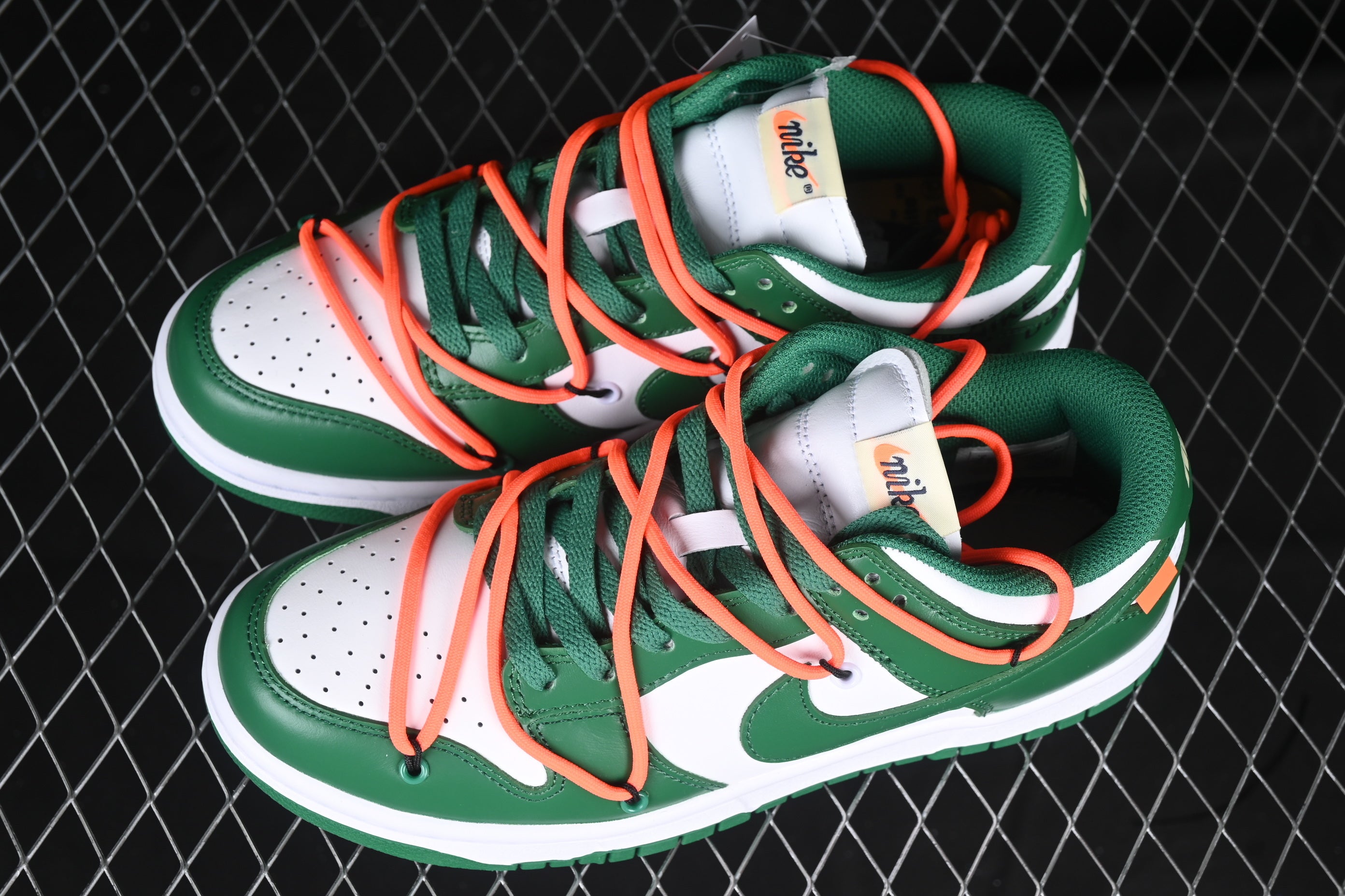 Off White x Nike SB Dunk x Futura