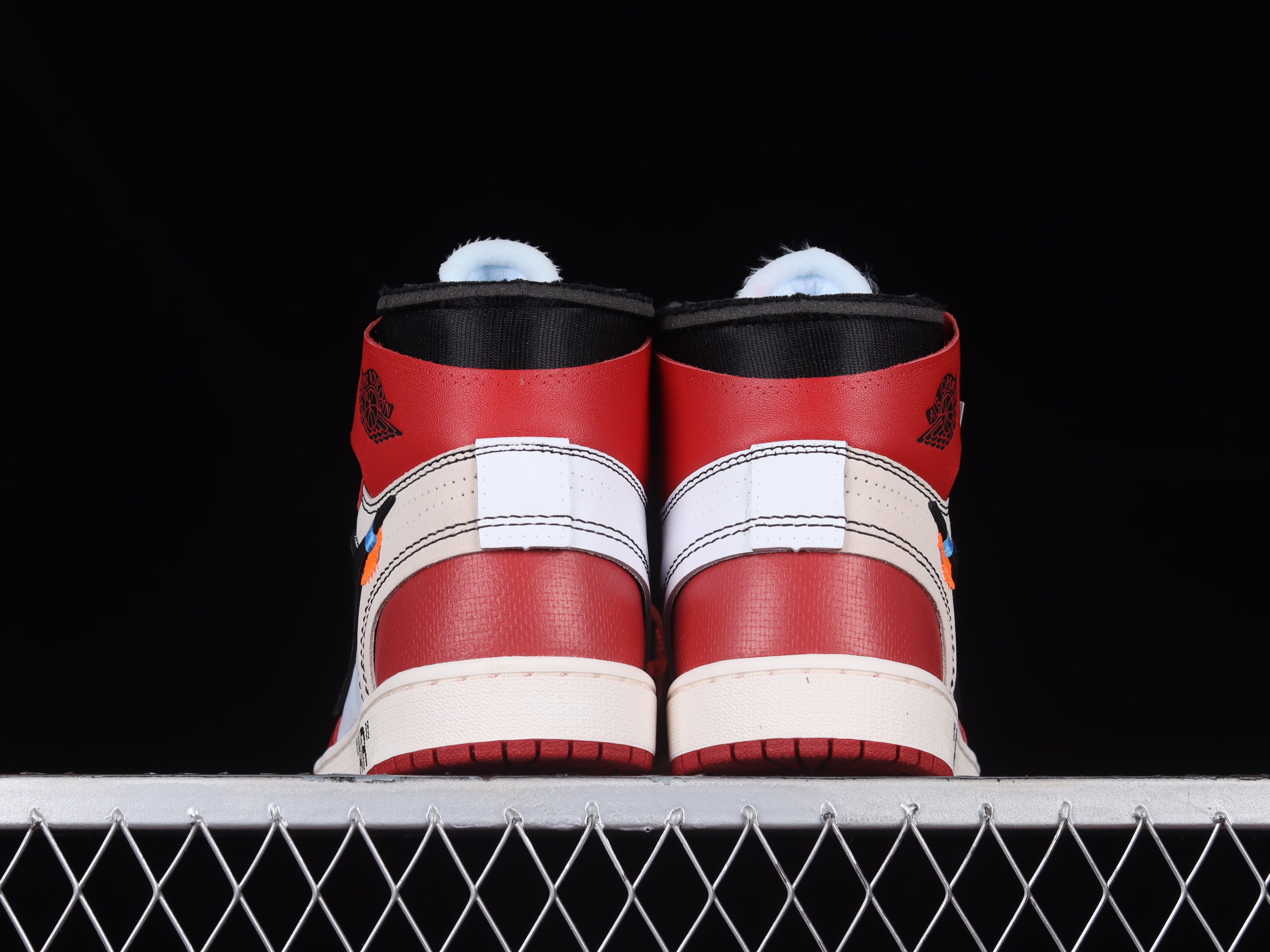 Off-White x Nike Air Jordan 1 "Chicgo"