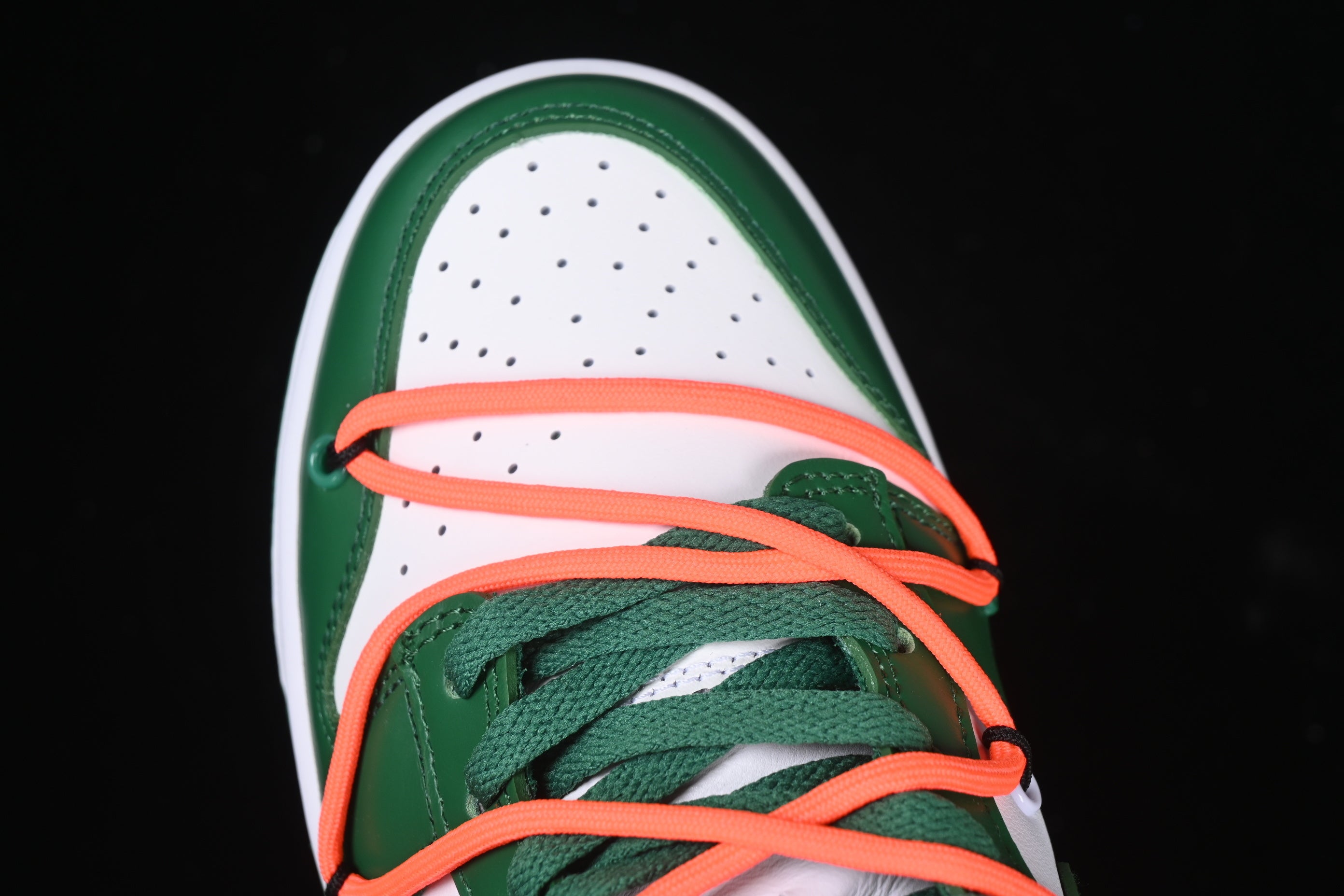 Off White x Nike SB Dunk x Futura