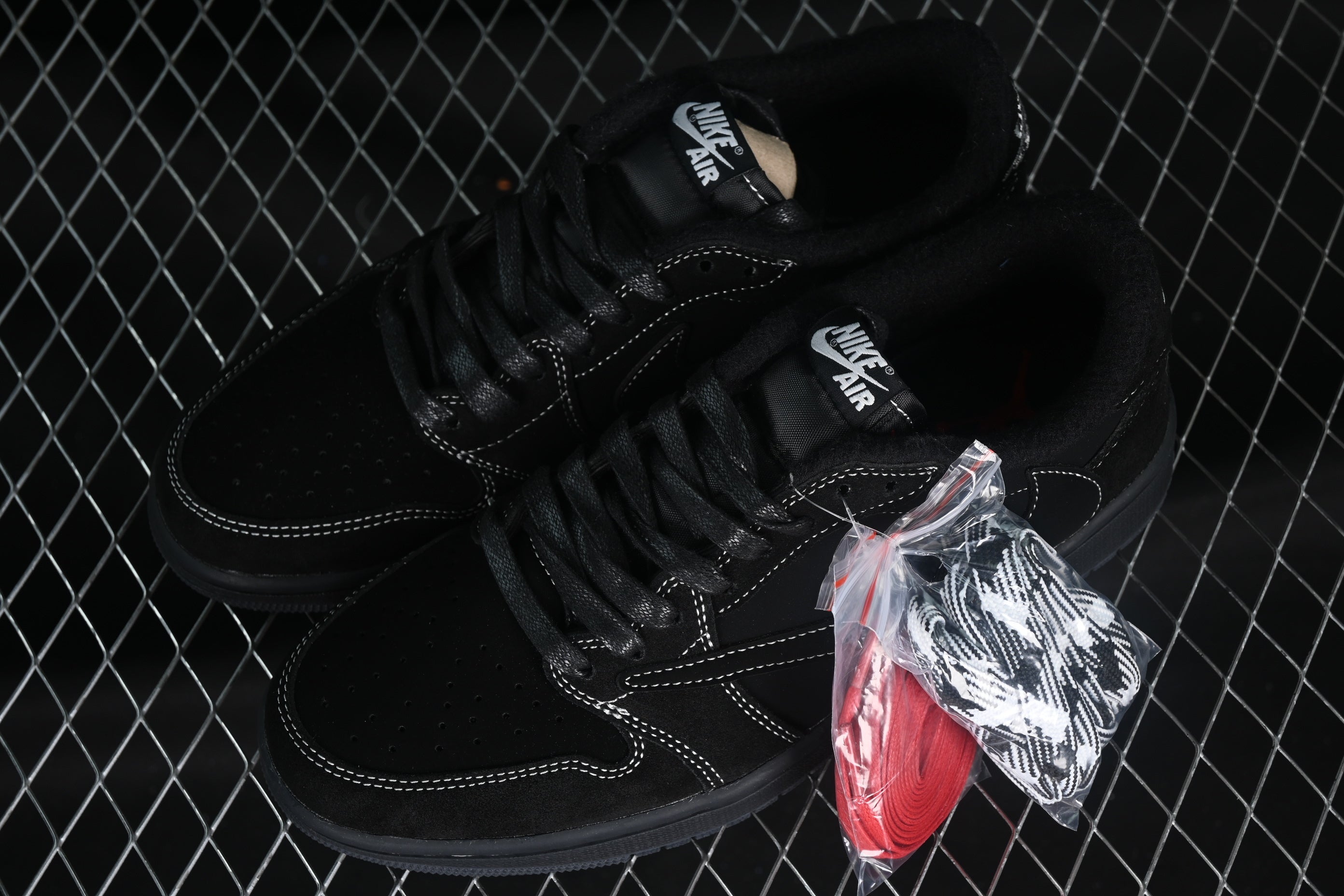 Travis Scott x Air Jordan 1 "Phantom"