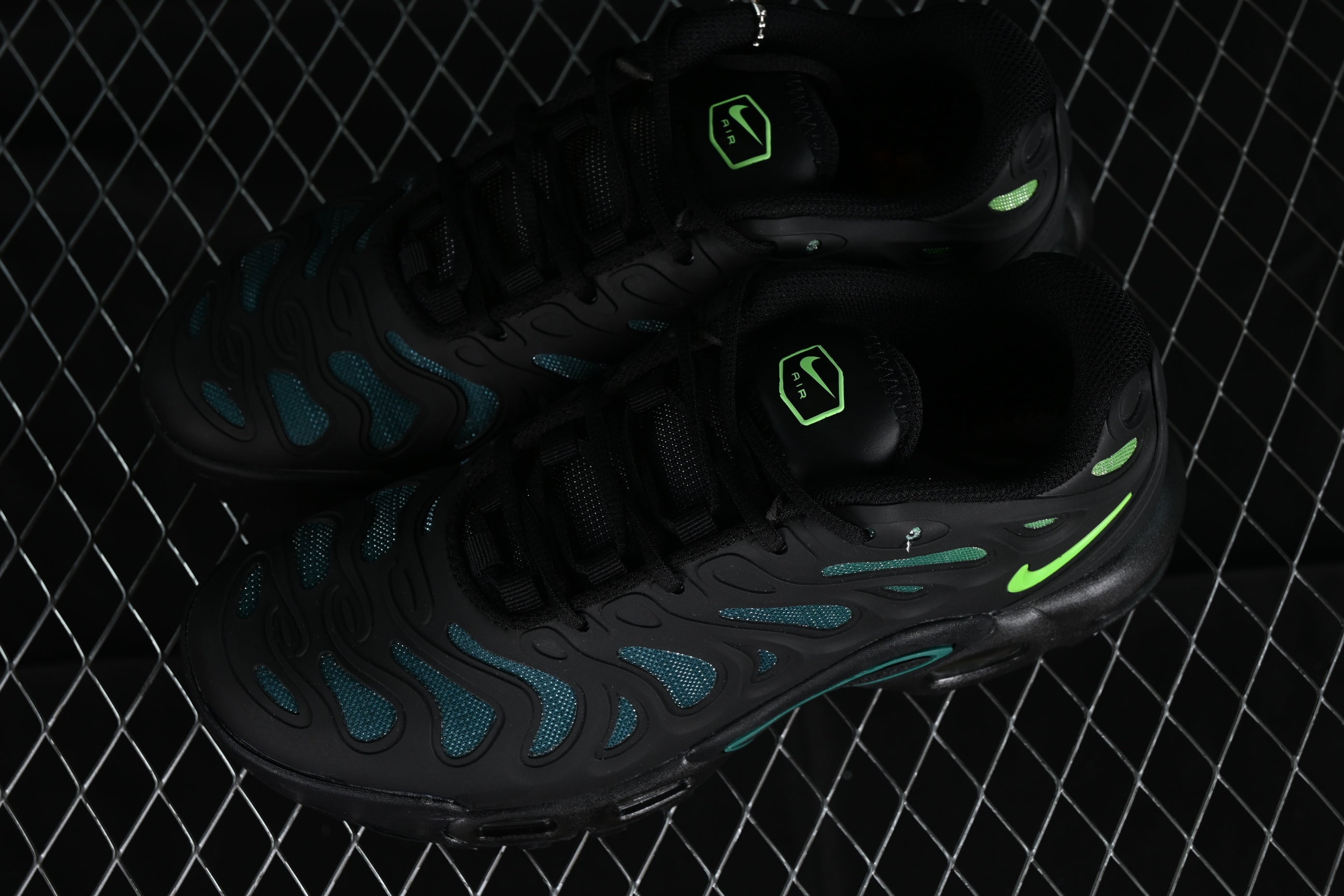 Nike Air Max Plus Drift