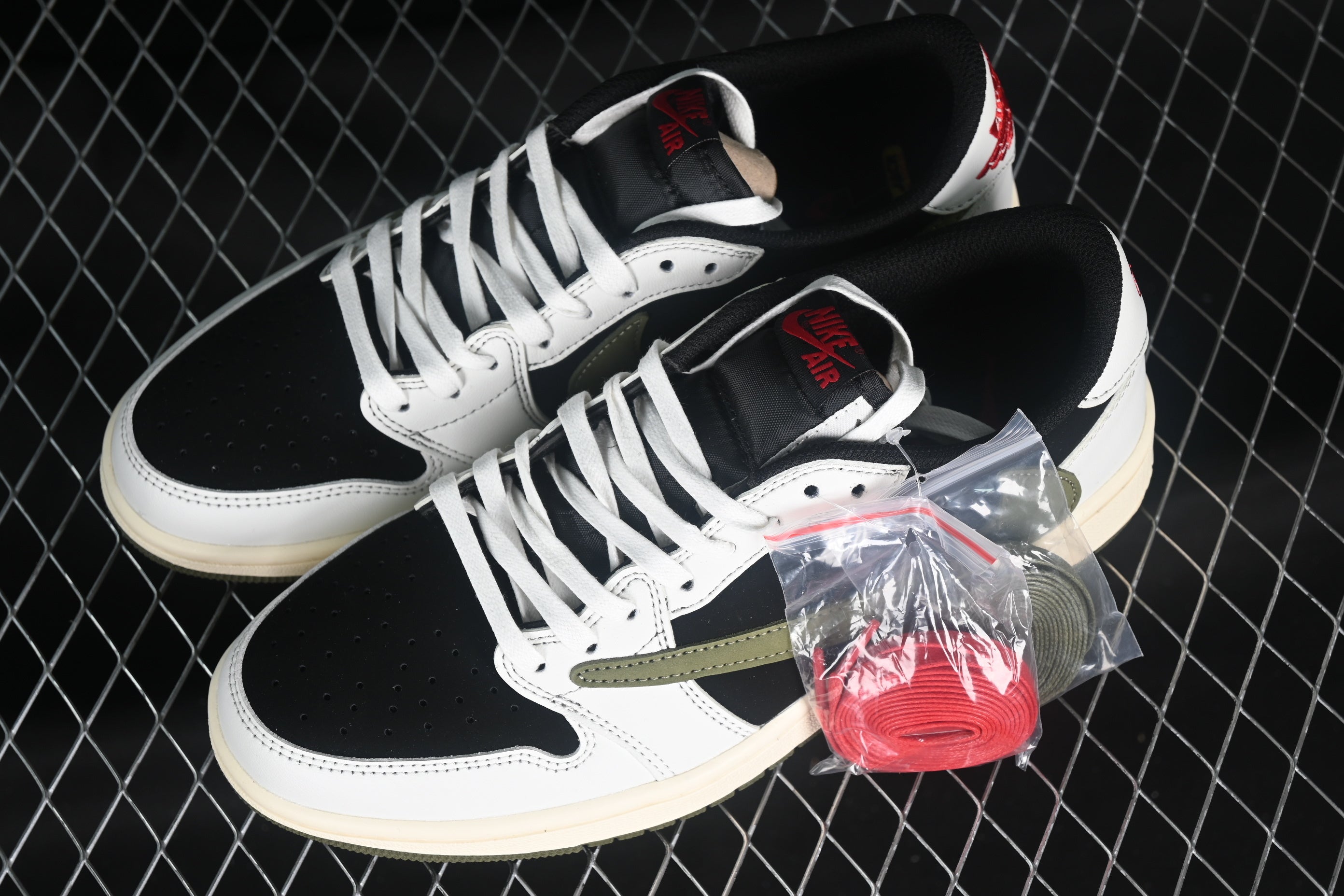 Travis Scott x Air Jordan 1 "Olive"