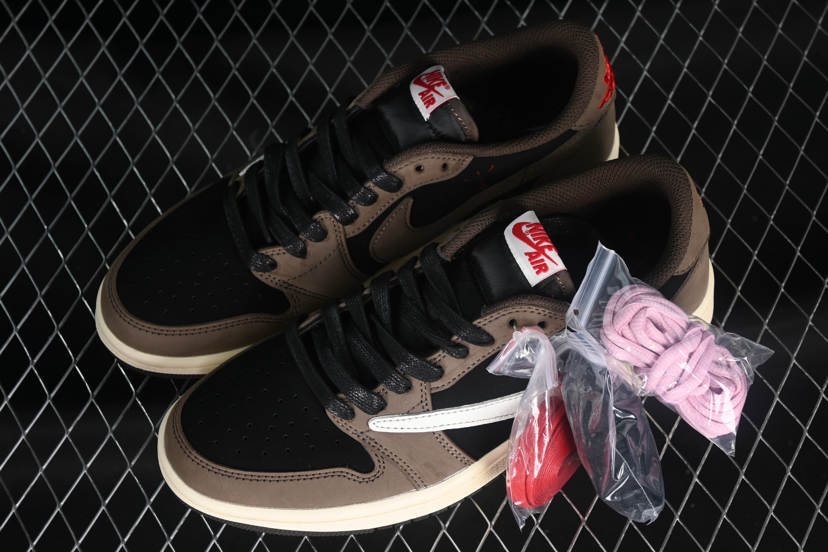Travis Scott x Air Jordan 1 "Mocha"