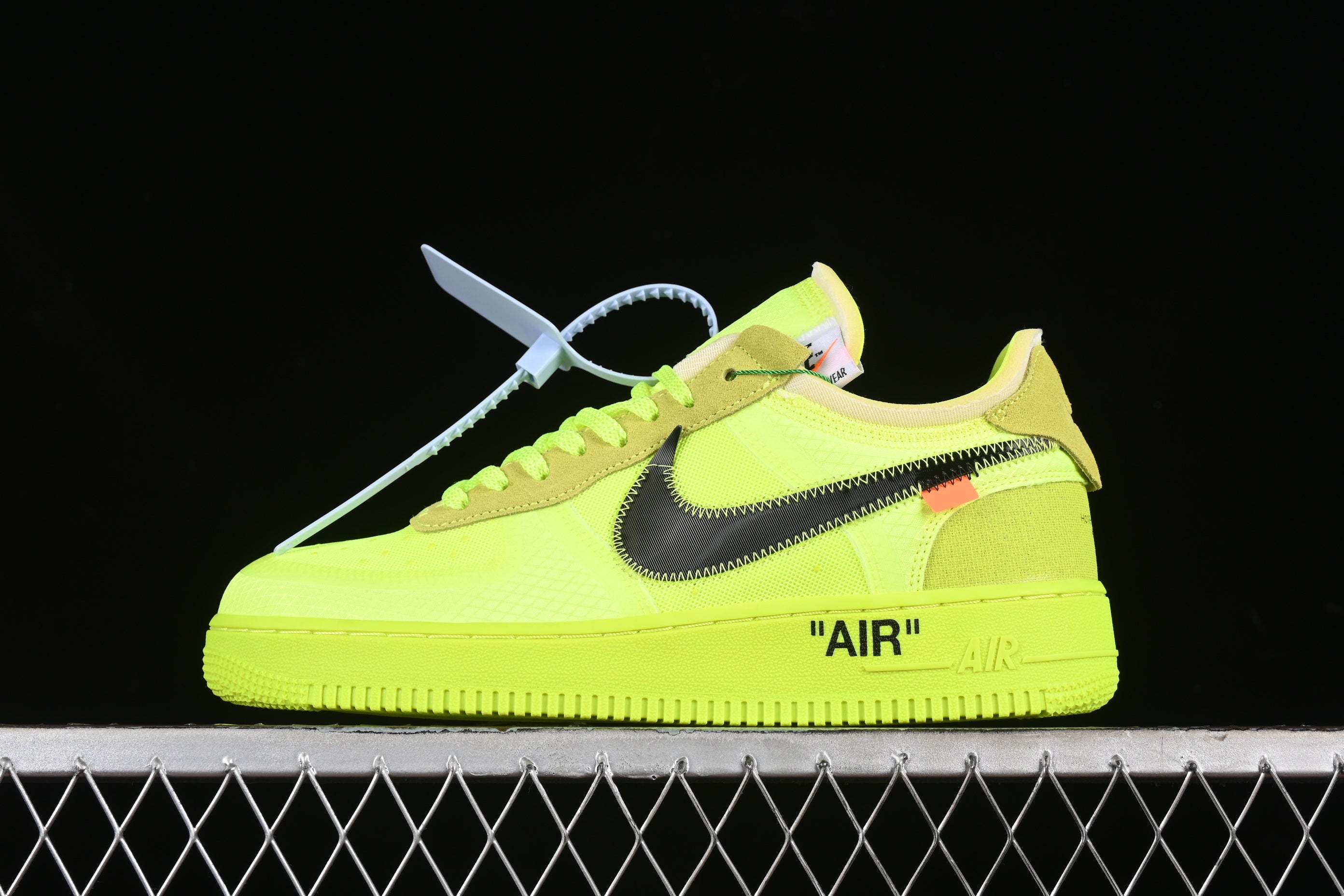 Off-White x Nike Air Force 1 "Yellow"