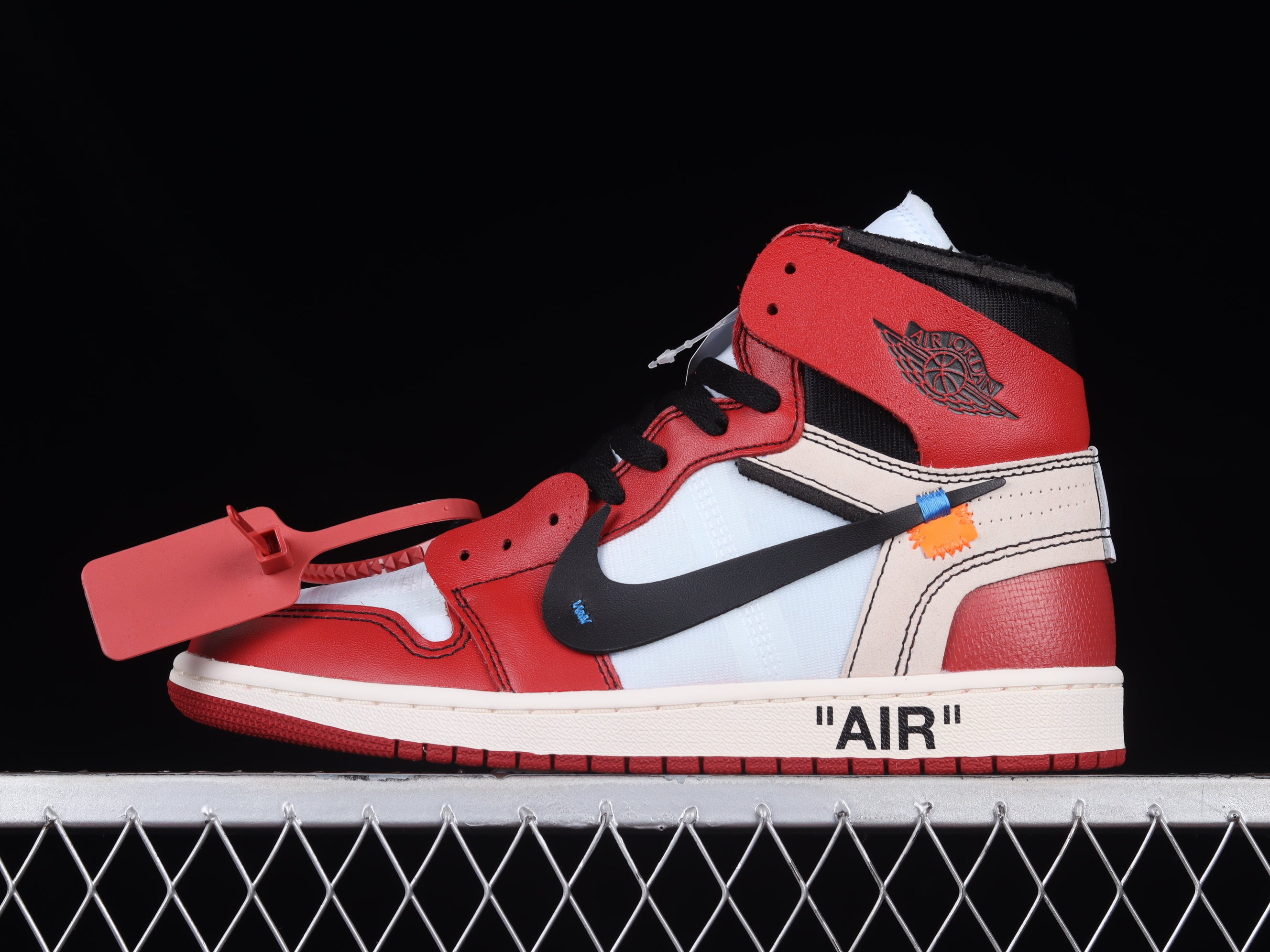 Off-White x Nike Air Jordan 1 "Chicgo"