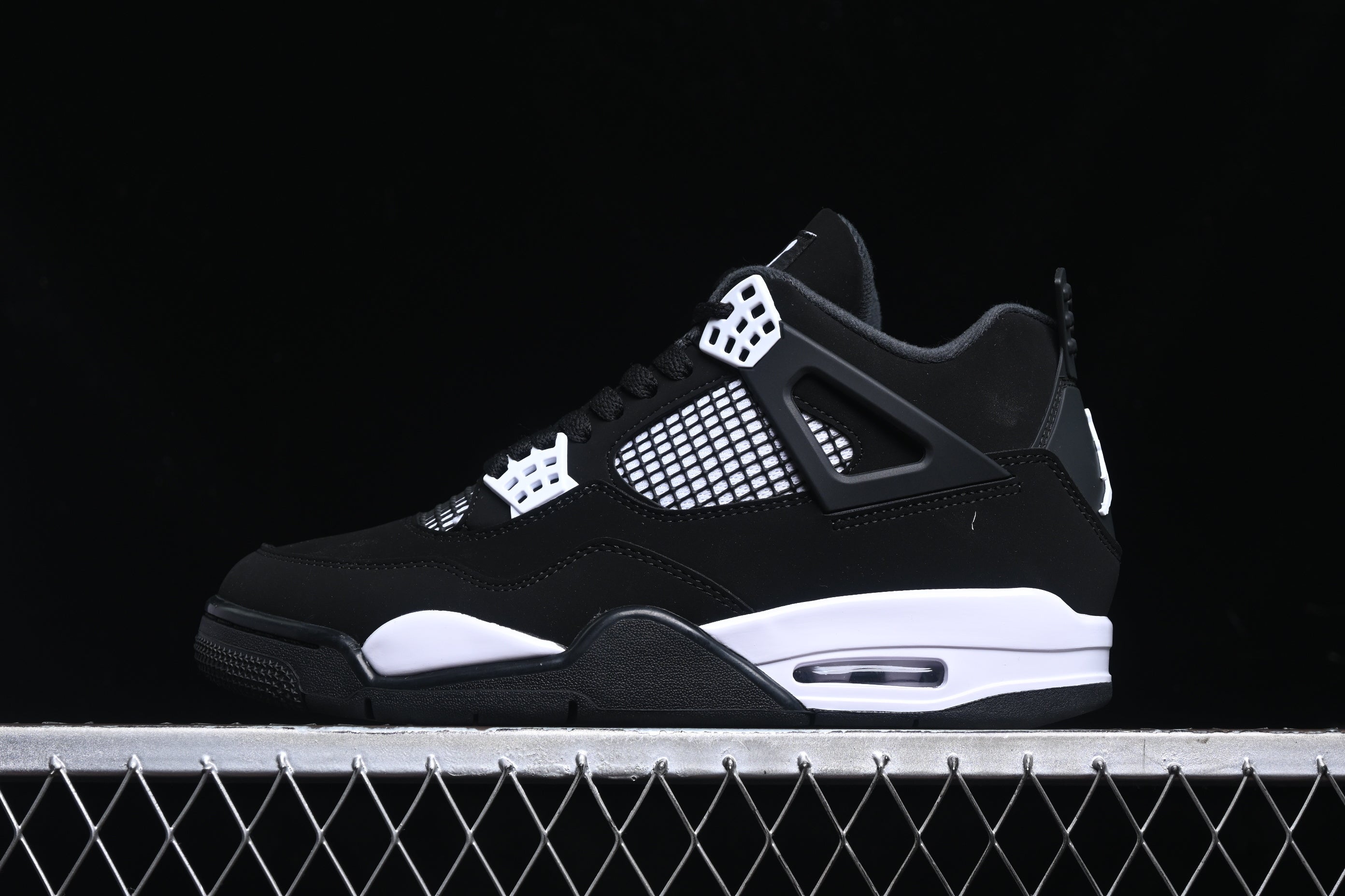 Air Jordan 4 Retro