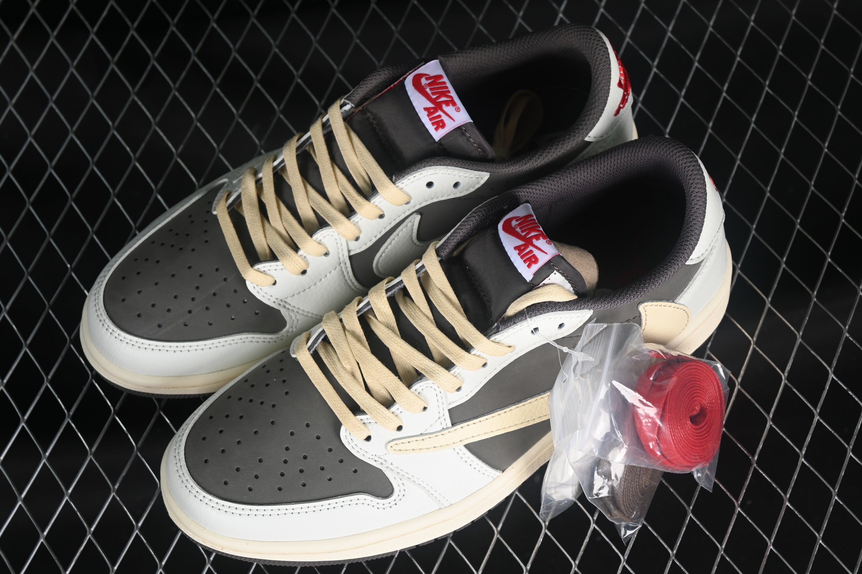 Travis Scott x Air Jordan 1 "Reverse Mocha"