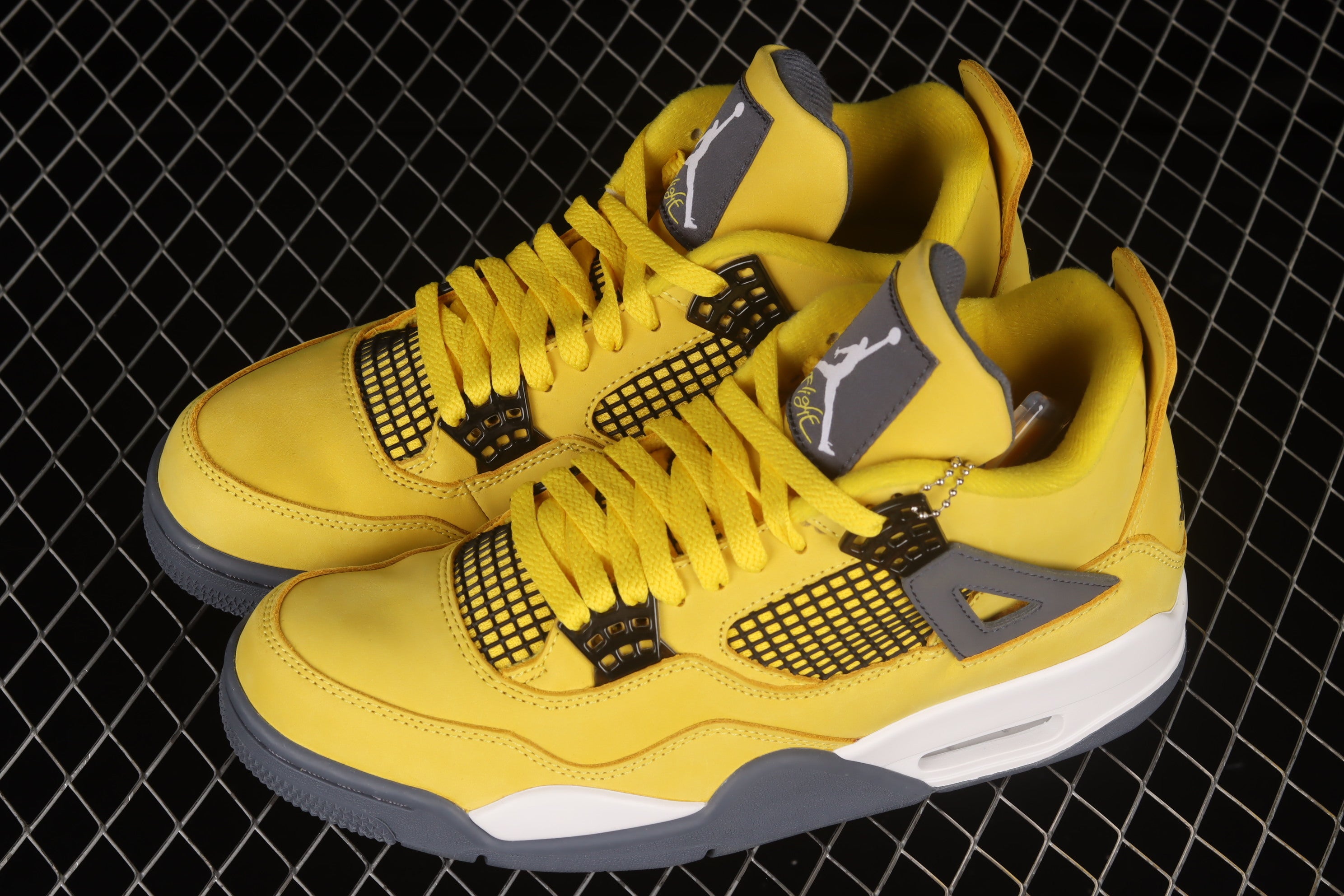 Air Jordan 4 Retro