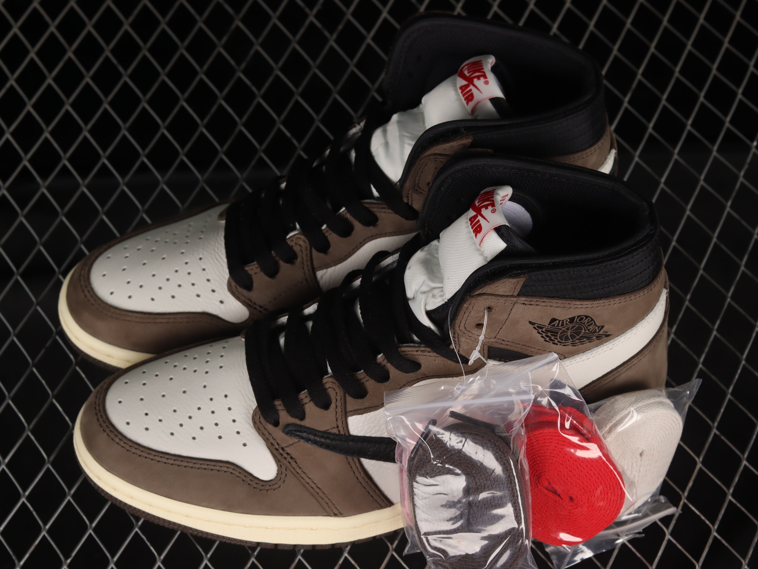 Travis Scott x Nike Air Jordan 1 High "Mocha"