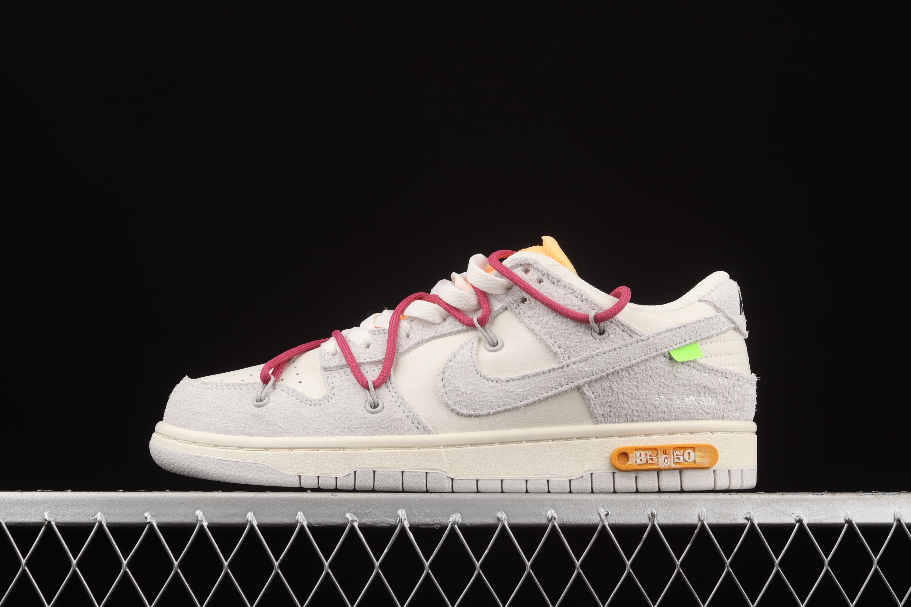 Off White x Nike SB Dunk
