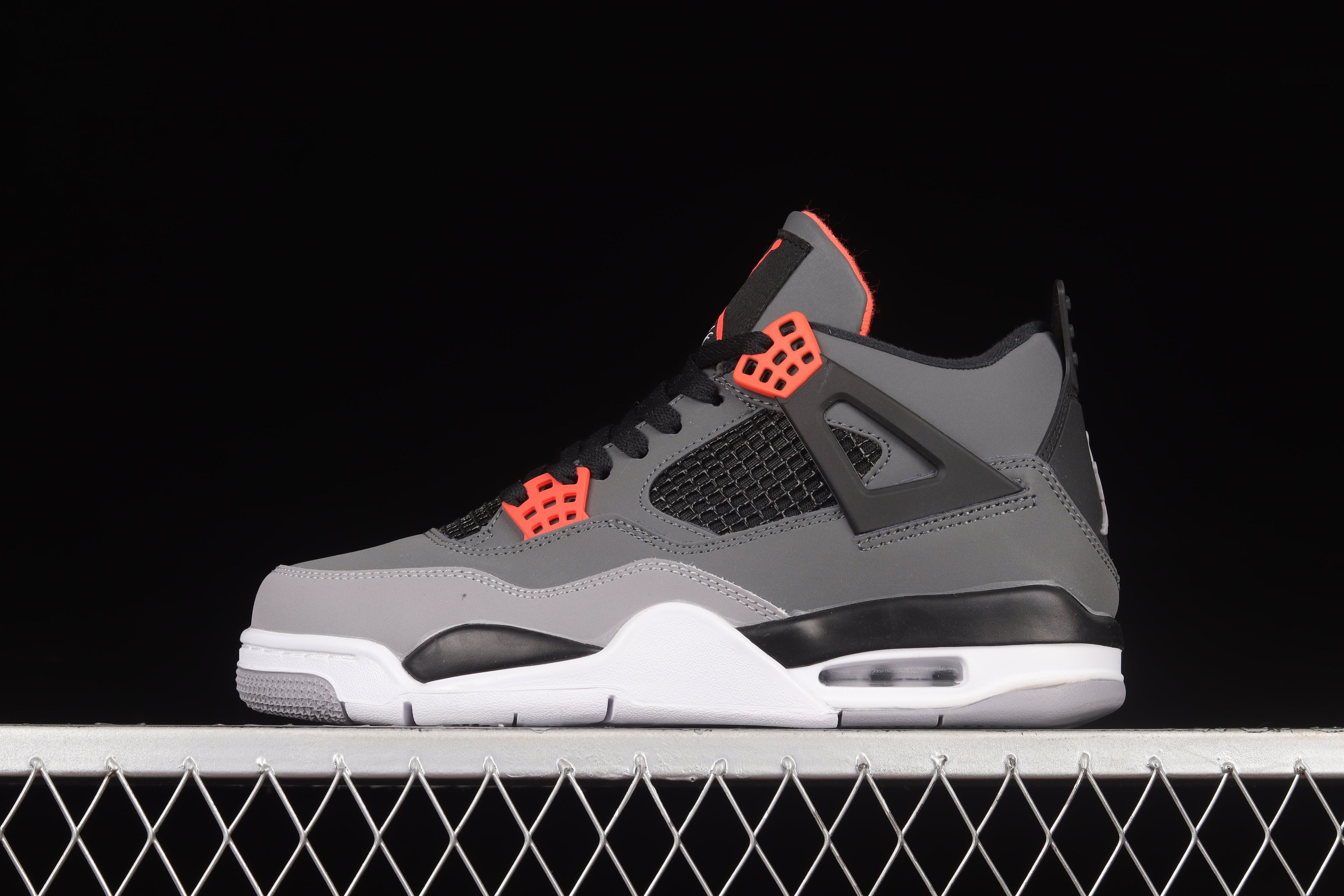 Air Jordan 4 Retro