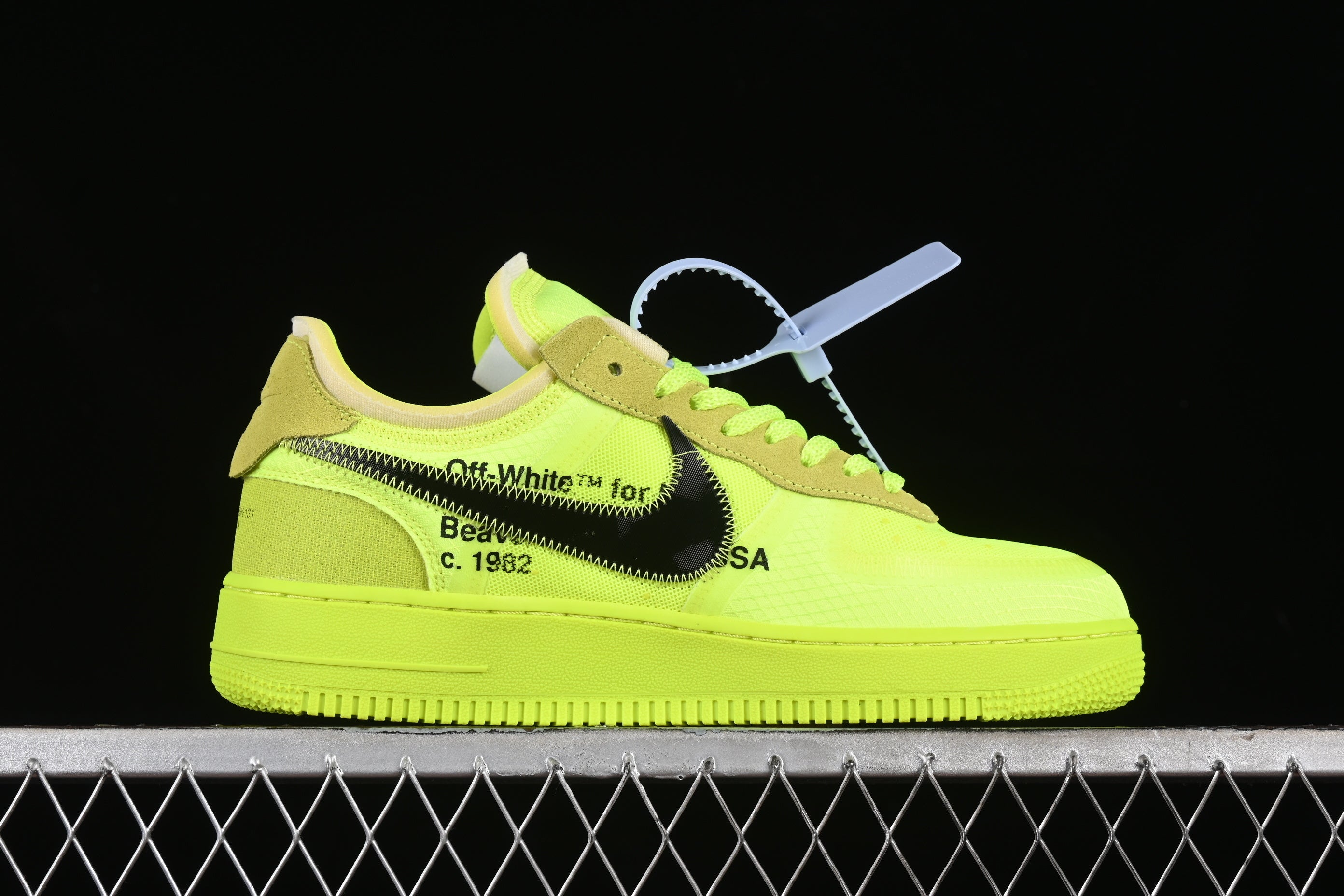 Off-White x Nike Air Force 1 "Yellow"
