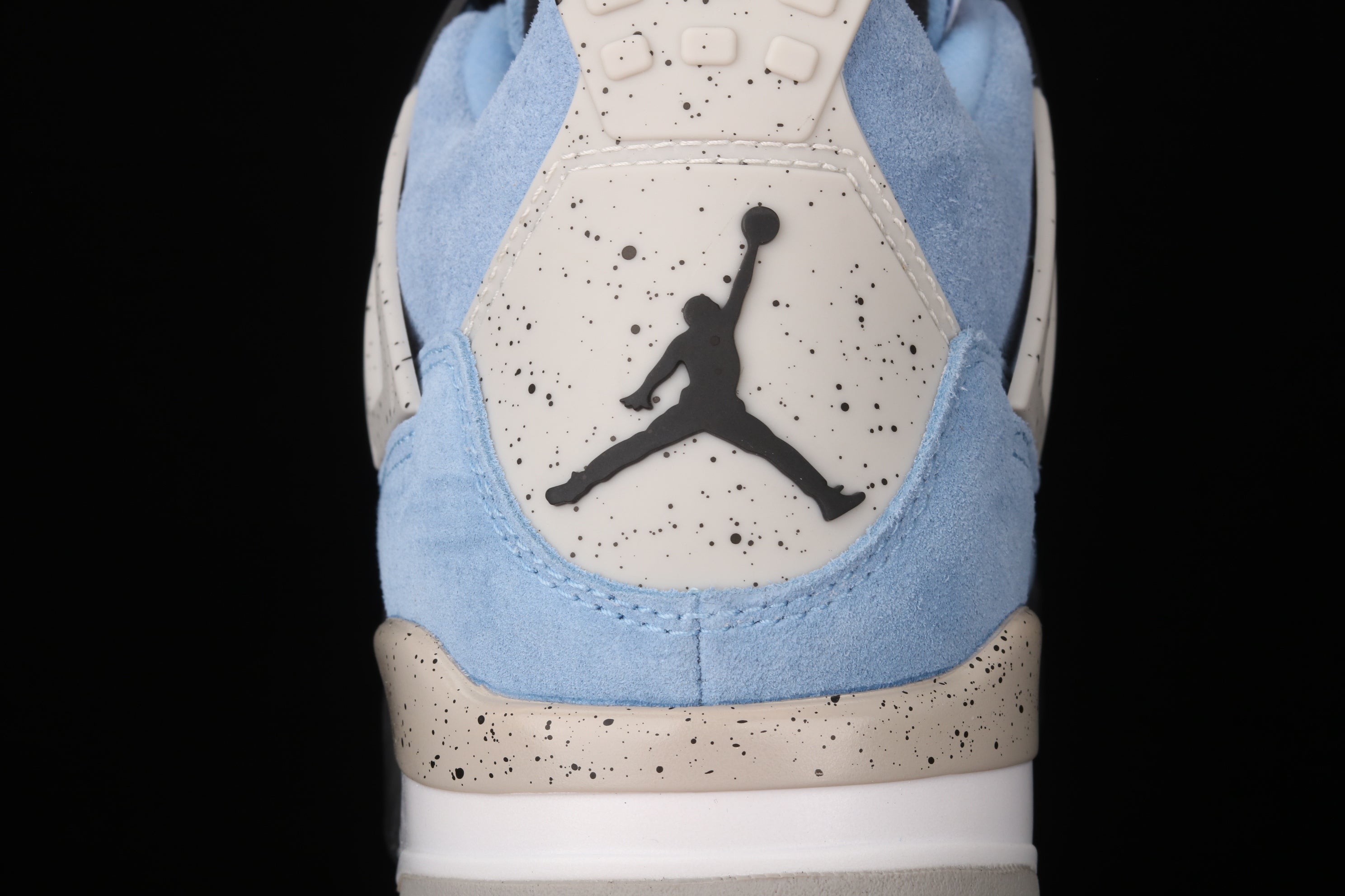 Air Jordan 4 Retro