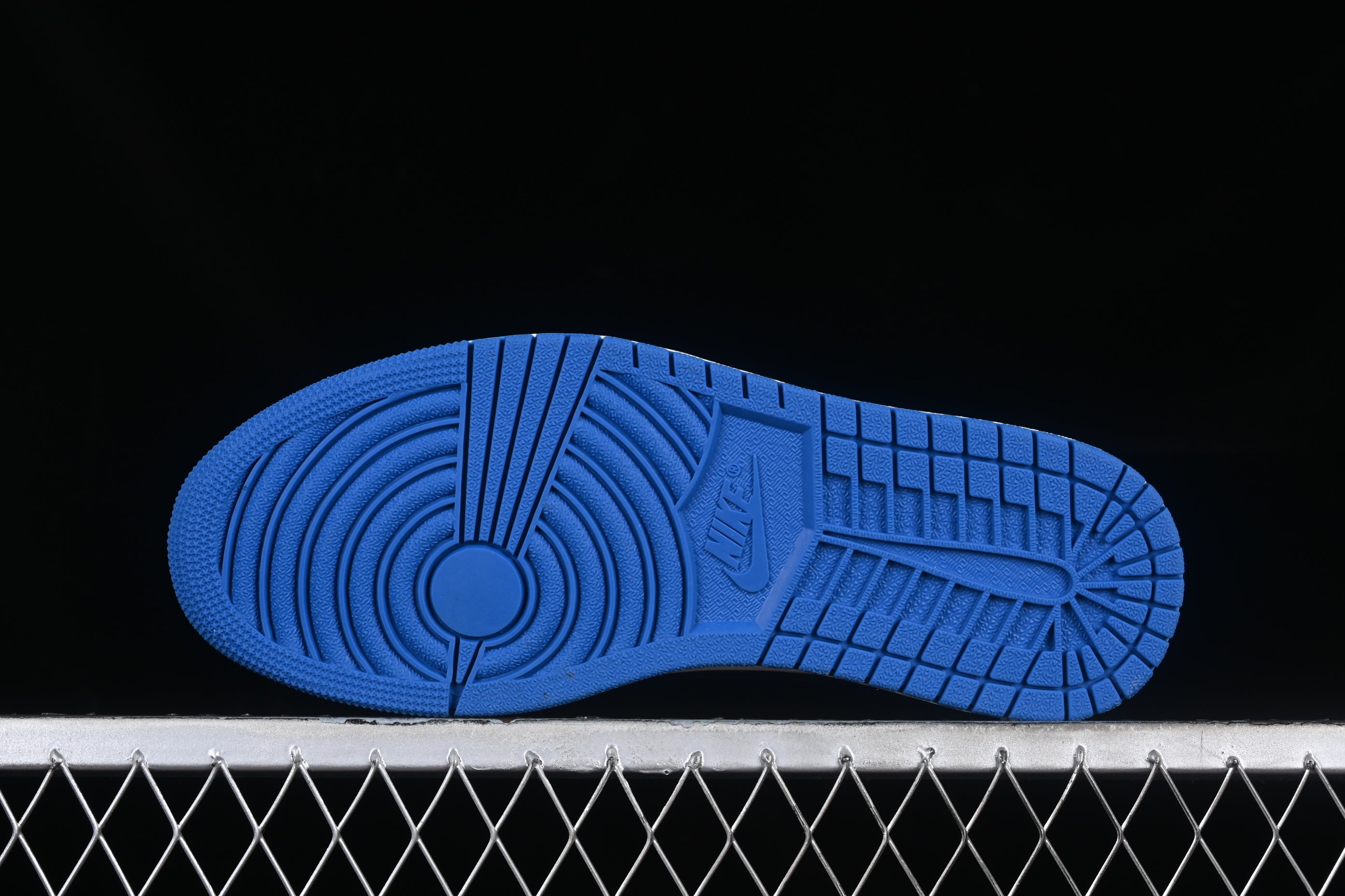 Travis Scott x Air Jordan 1 "Fragment"