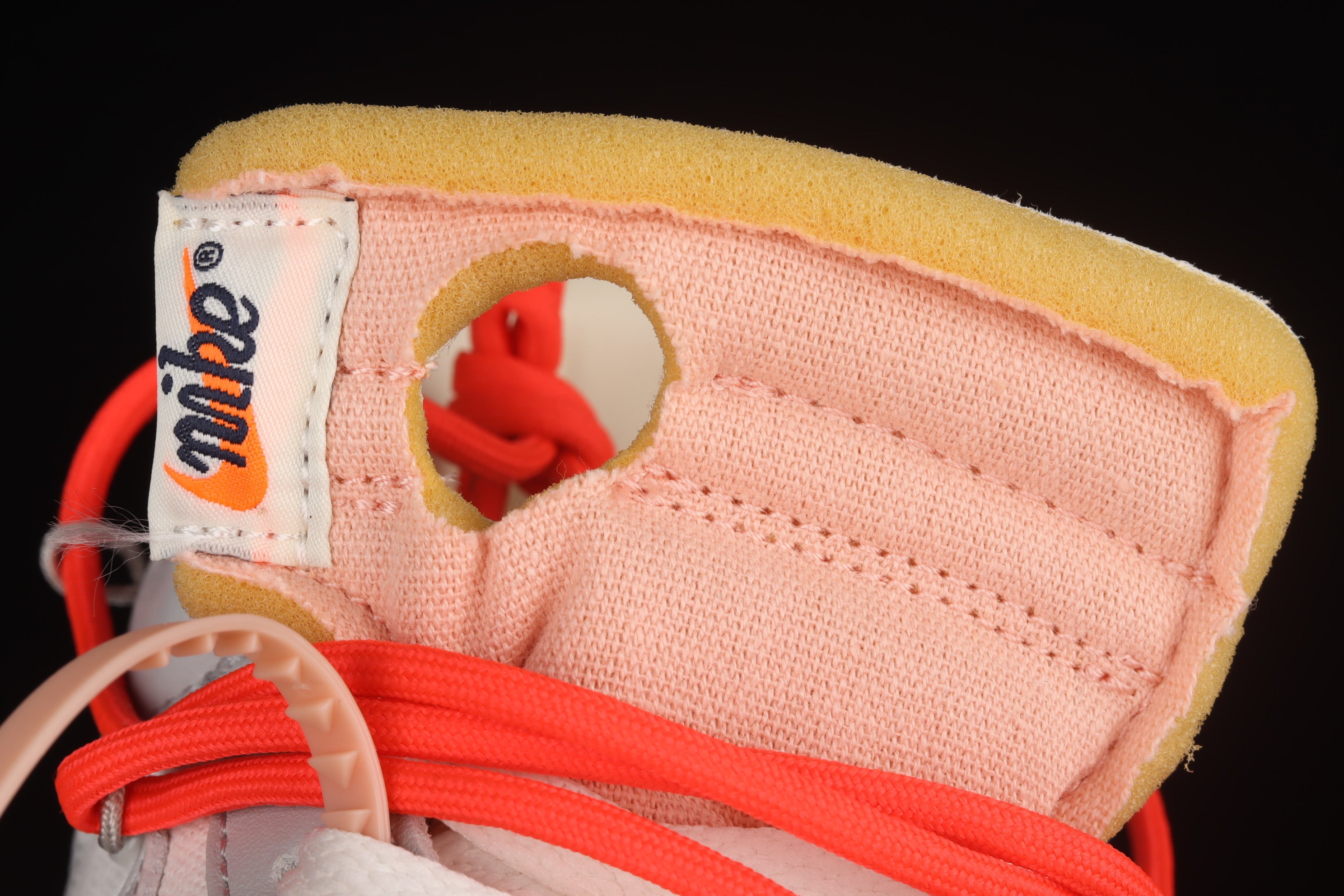 Off White x Nike SB Dunk