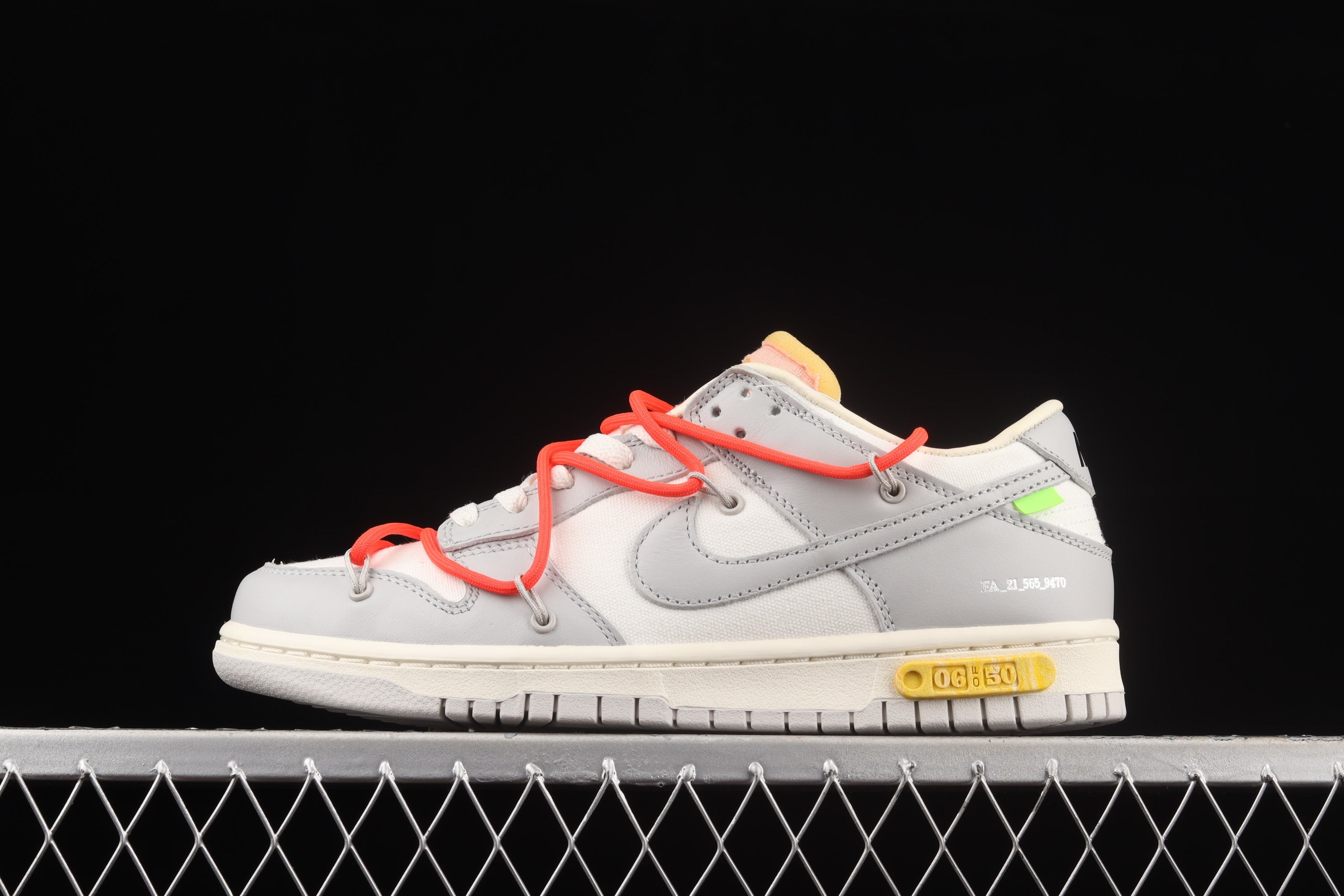 Off White x Nike SB Dunk