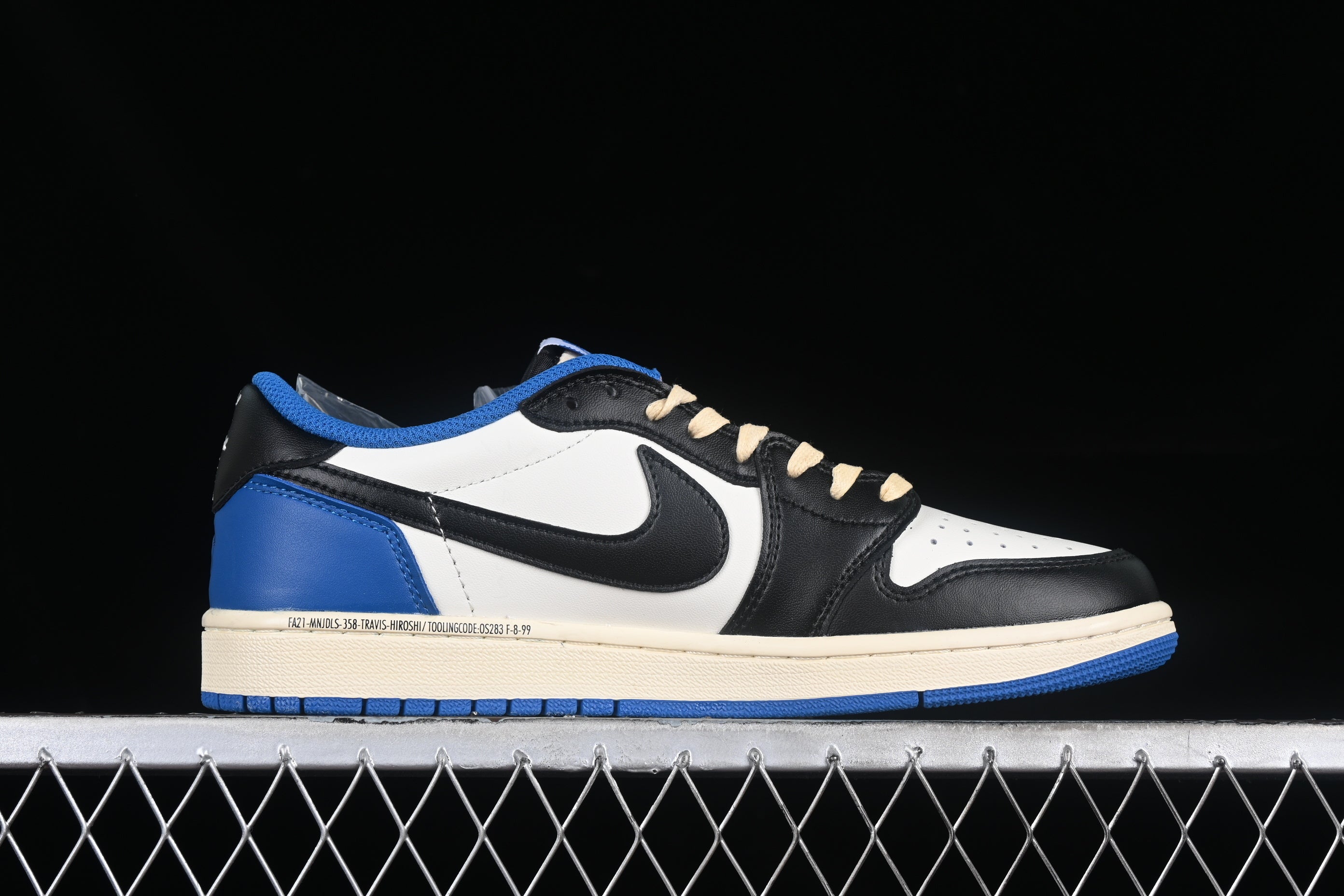 Travis Scott x Air Jordan 1 "Fragment"