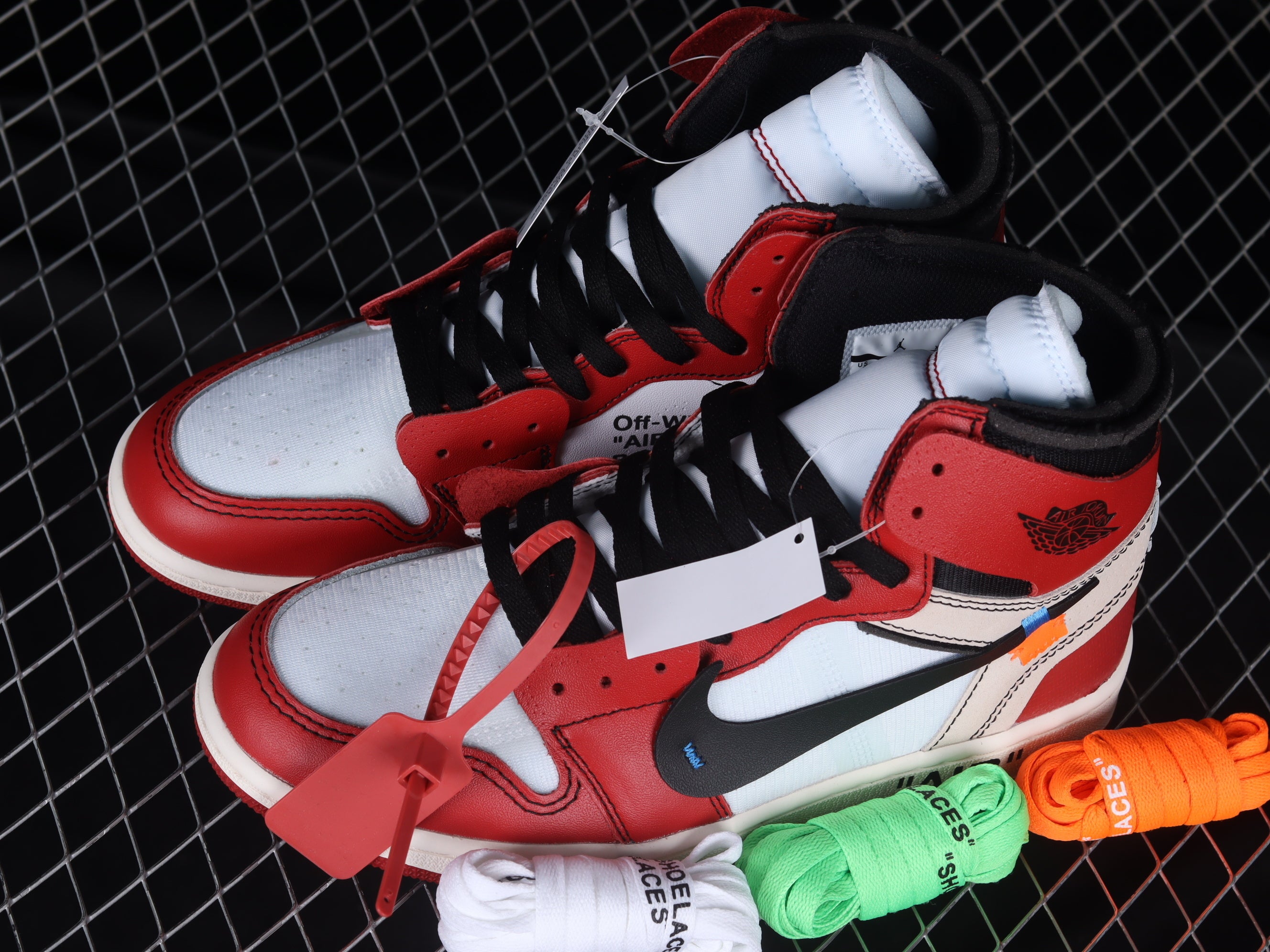 Off-White x Nike Air Jordan 1 "Chicgo"